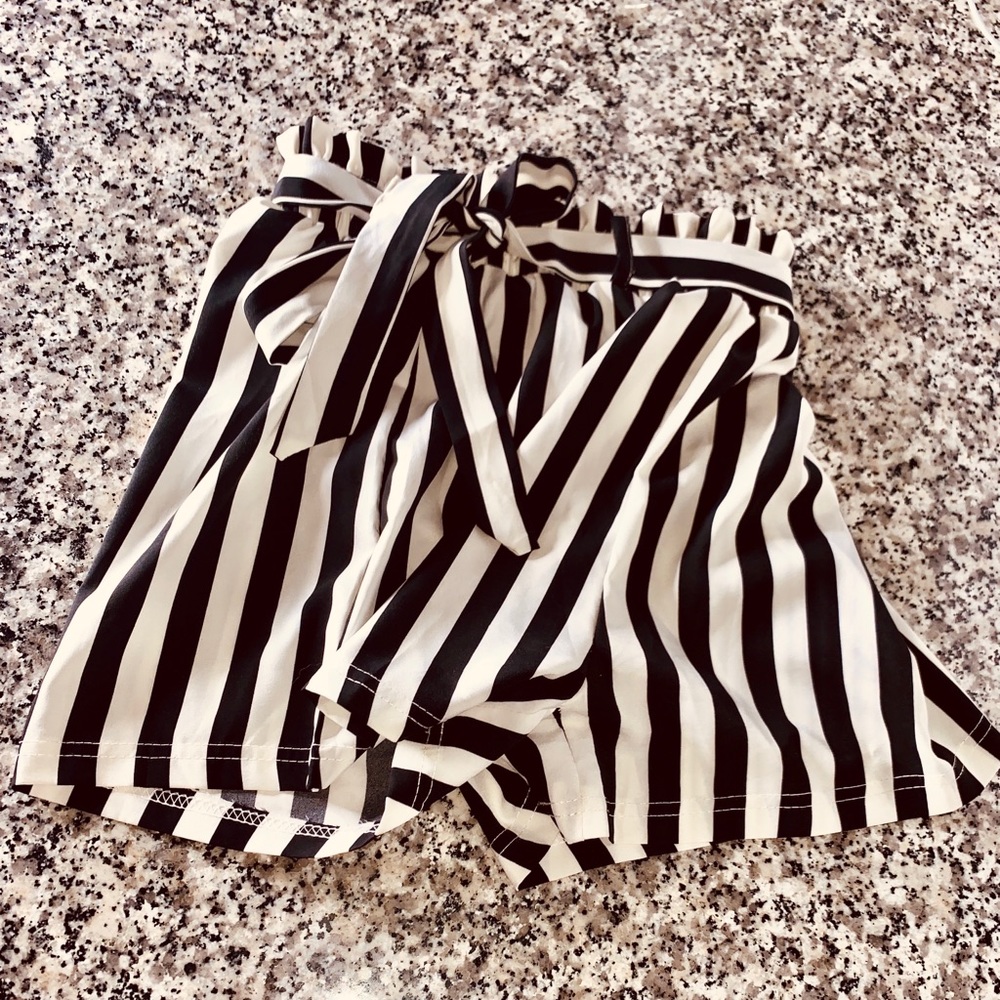 Striped fashion shorts